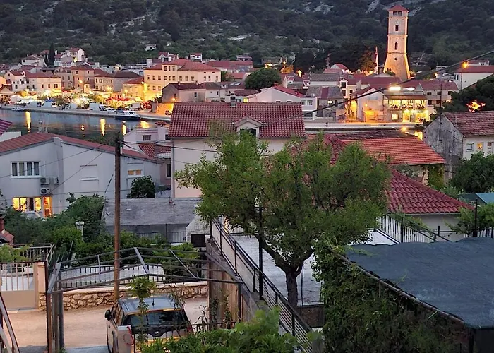 Vikendica U Danice - *